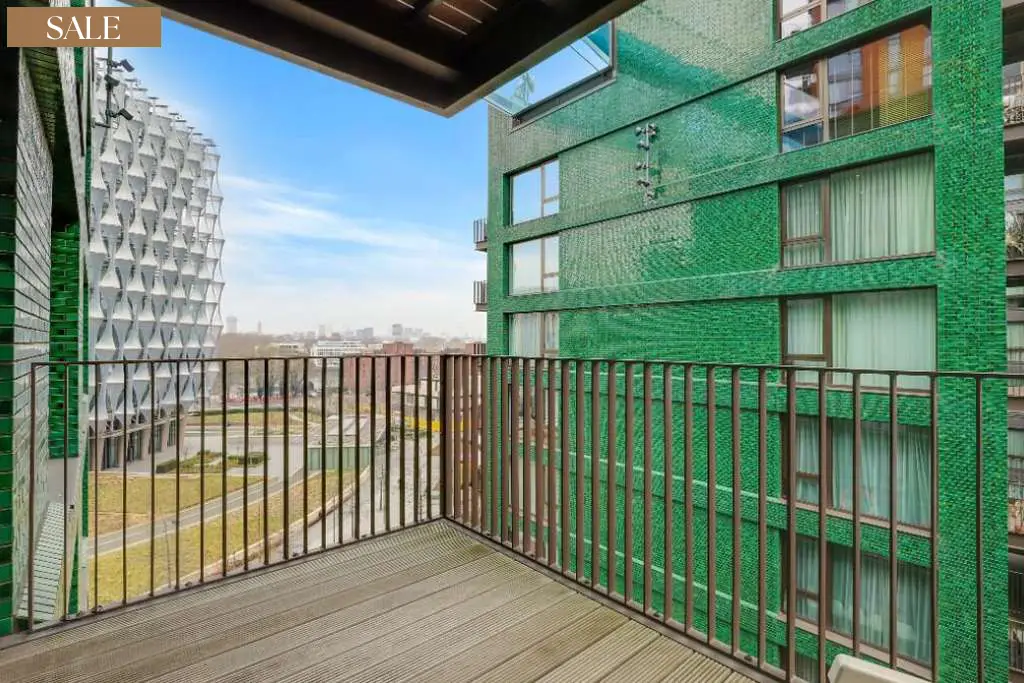 Embassy Gardens, London, SW11 - A captivating one bedroom apartment, situated in the heart of Nine Elms, London’s rising riverside district | IIG Estates