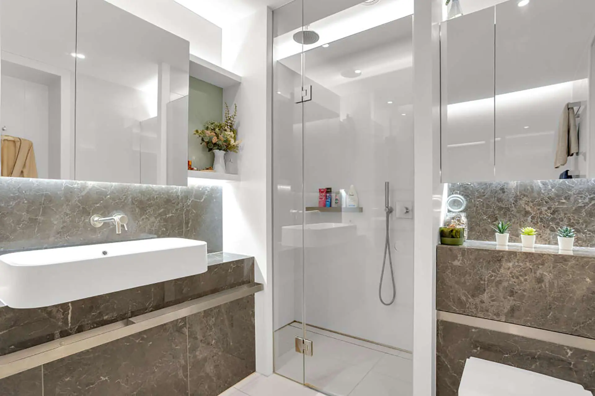 Stunning modern bathroom in Embassy Gardens London SW11 | IIG Estates
