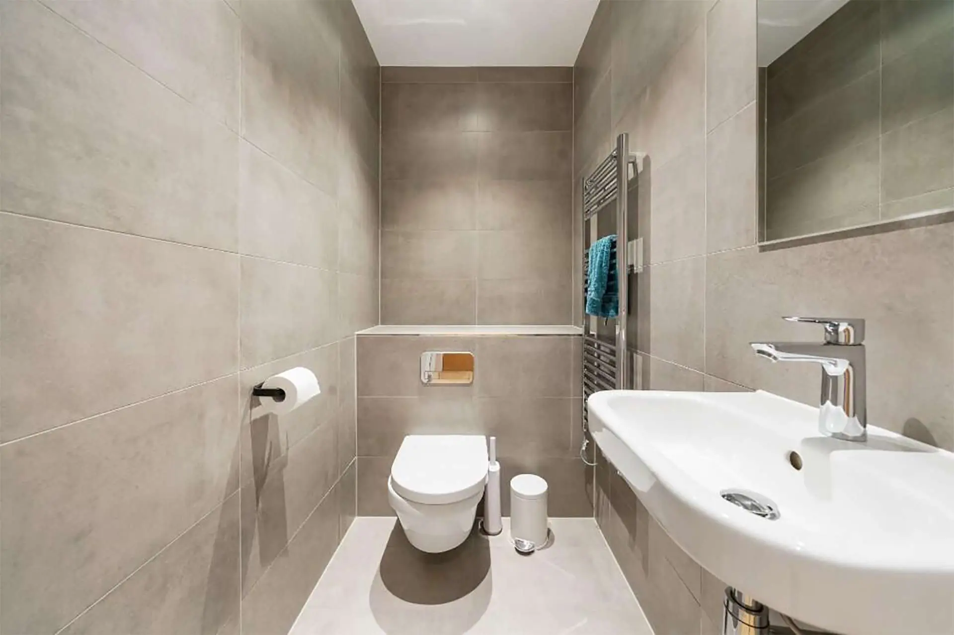 Bathroom in this 3 bedroom apartment in Patcham Terrace, London | IIG Estates