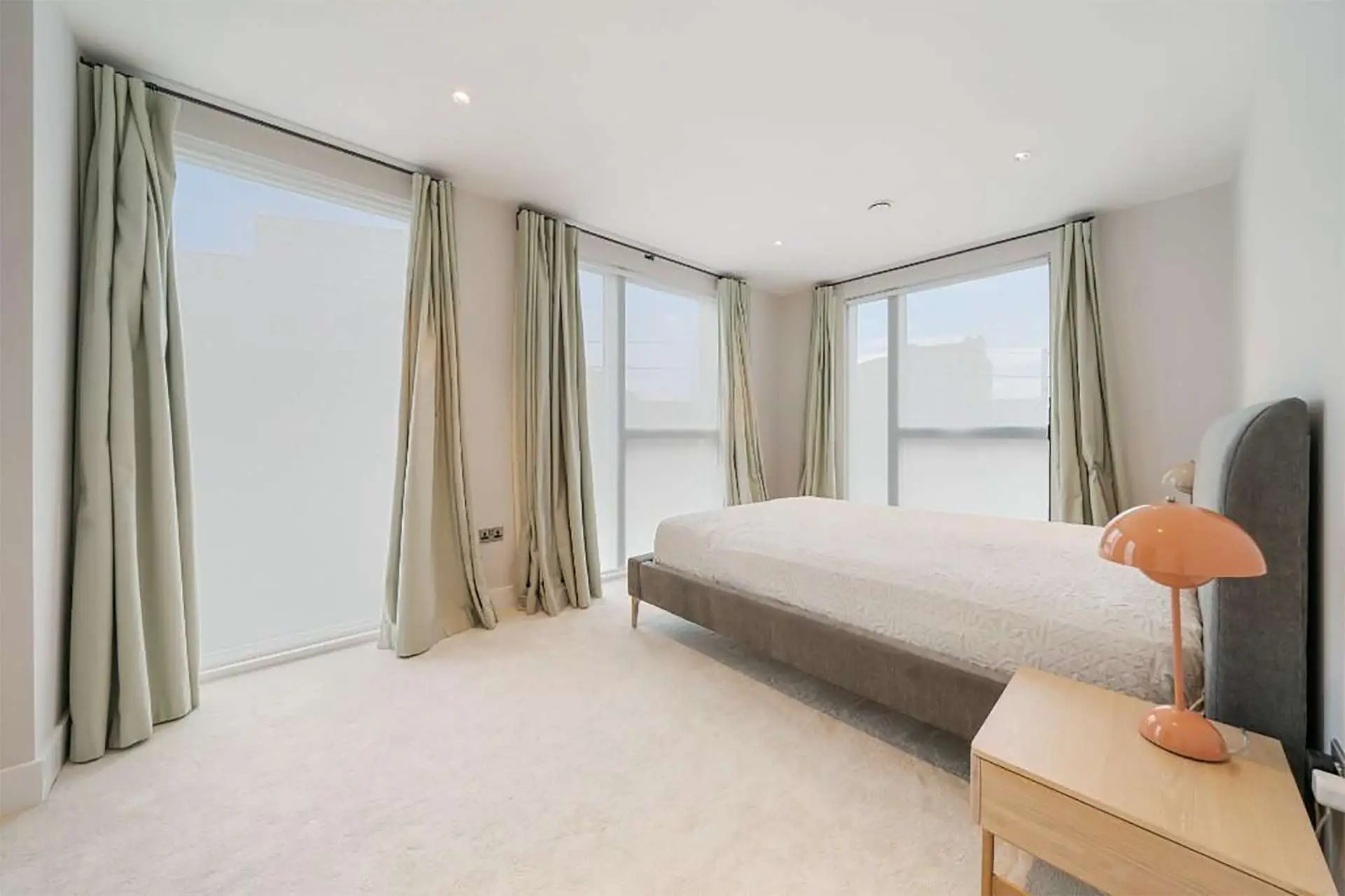 Alternate view of the master bedroom in this 3 bedroom apartment in Patcham Terrace, London | IIG Estates