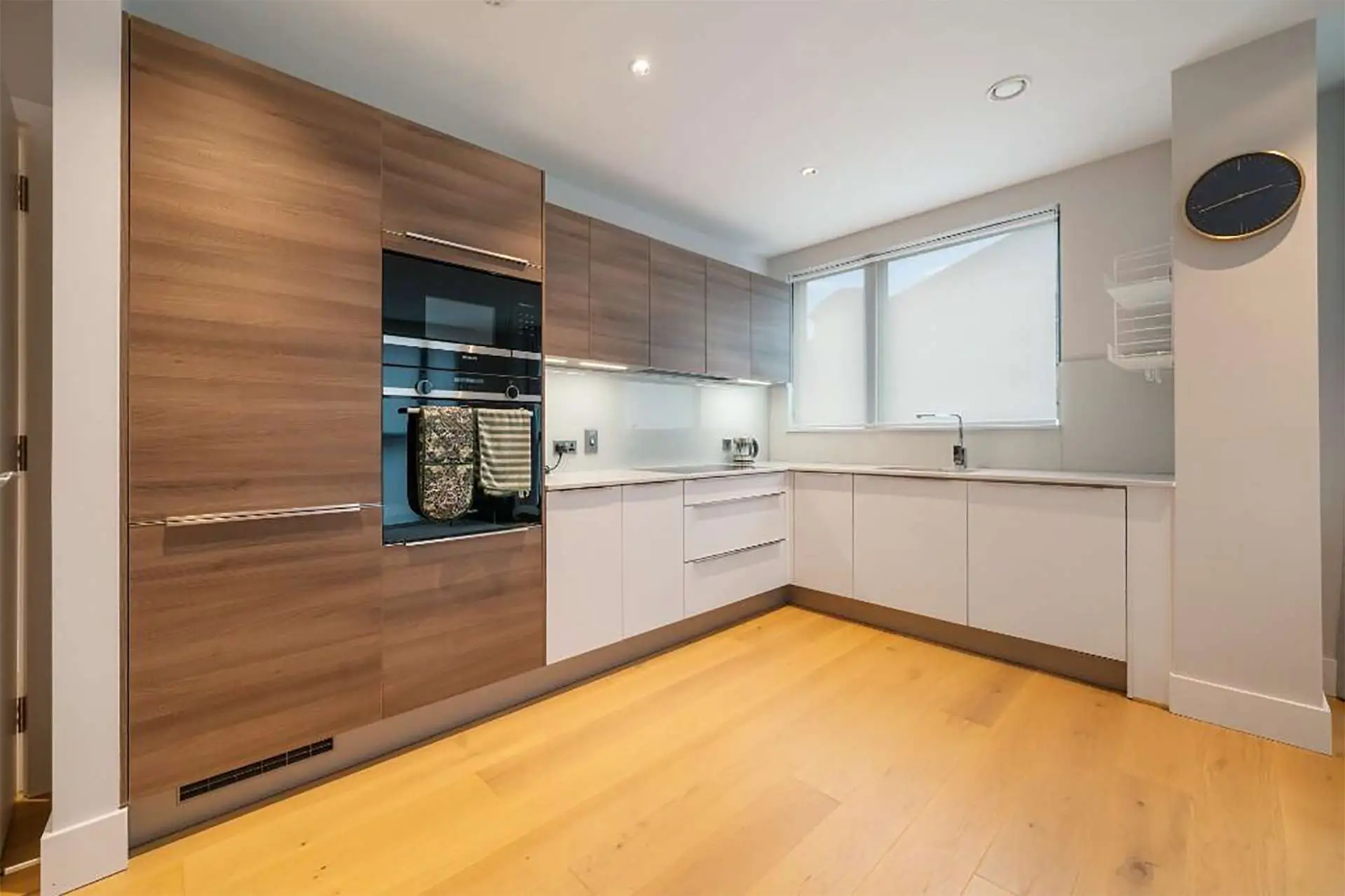 Large modern kitchen in this 3 bedroom apartment in Patcham Terrace, London | IIG Estates