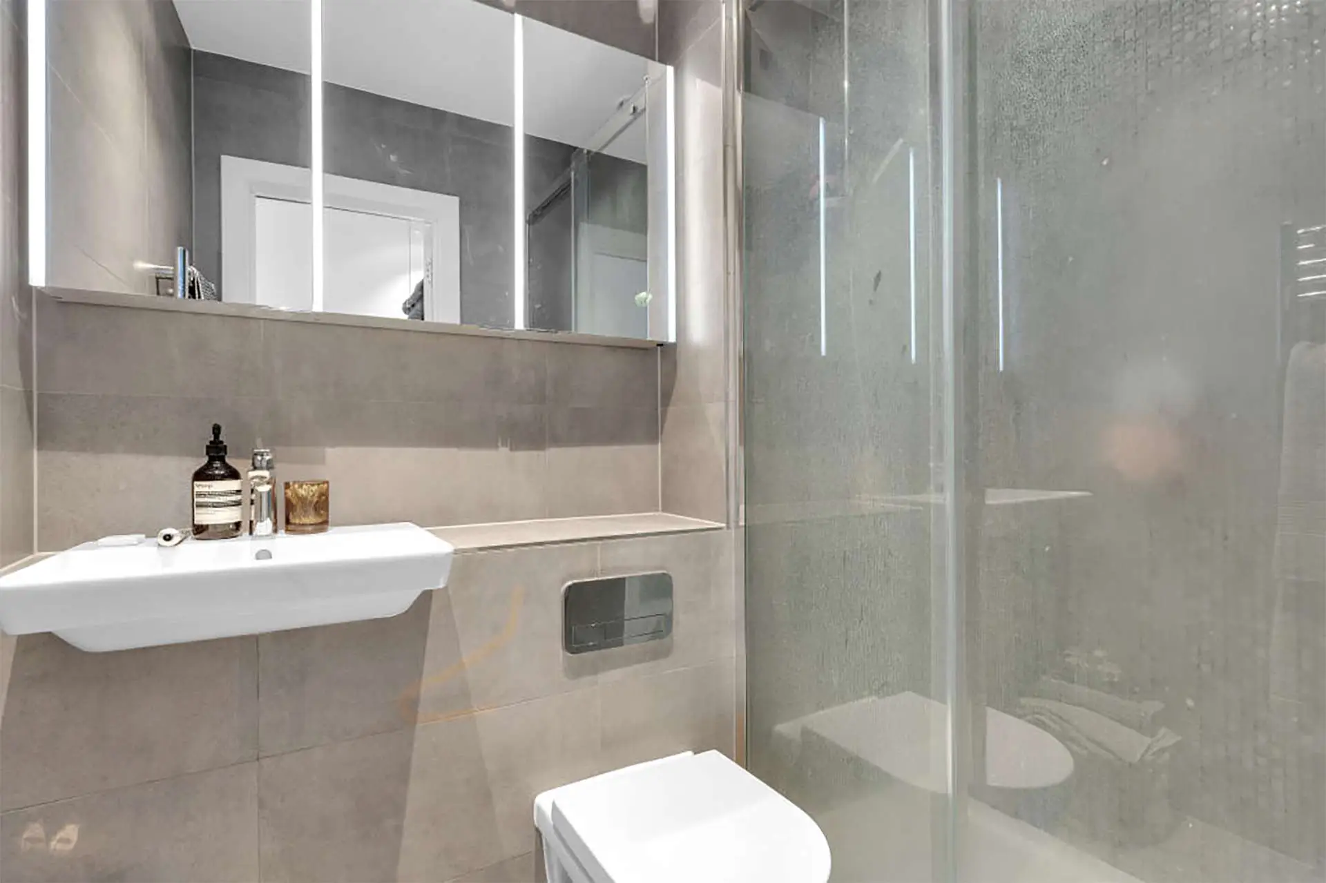 Beautiful modern bathroom in Patcham Terrace London SW8 | IIG Estates