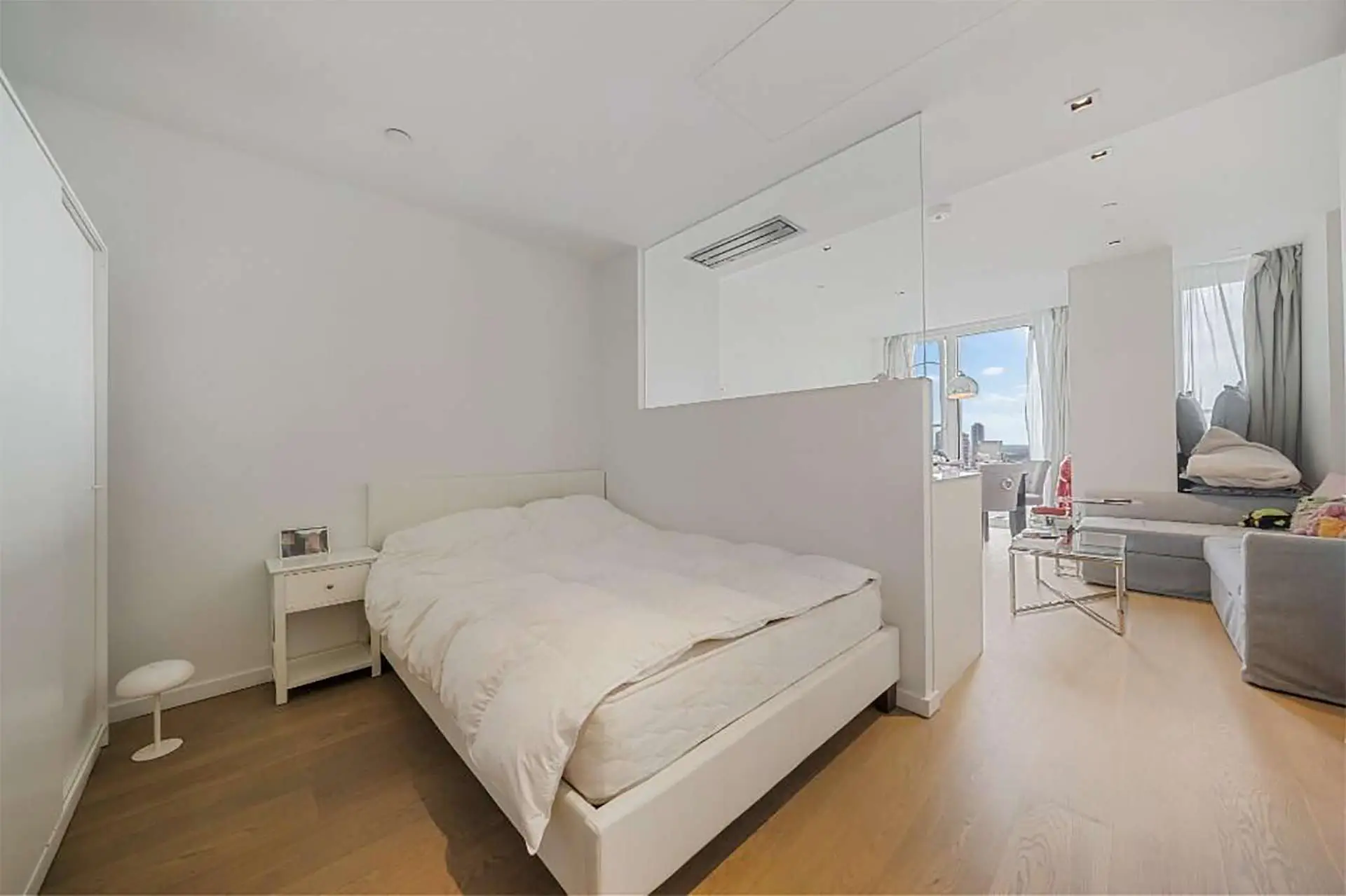 Beautiful bedroom in Upper Ground Southbank Tower | IIG Estates
