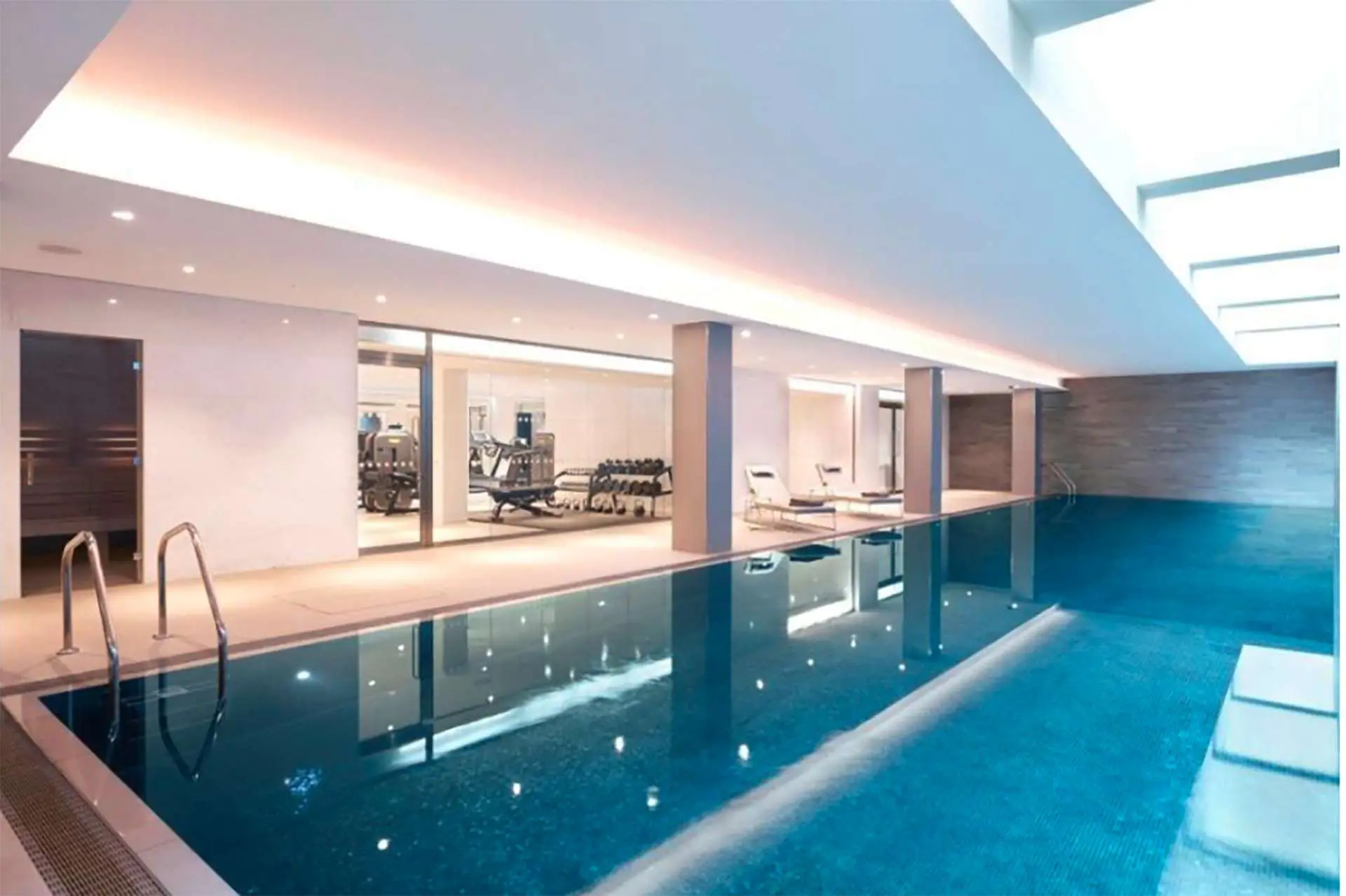 Swimming pool in Southbank Tower, Upper Ground Studio Apartment | IIG Estates